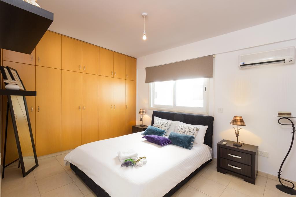 拉纳卡Elena Court Apt 401公寓 外观 照片