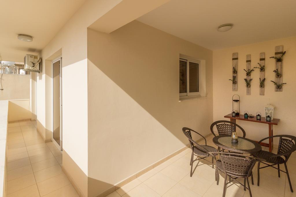 拉纳卡Elena Court Apt 401公寓 外观 照片